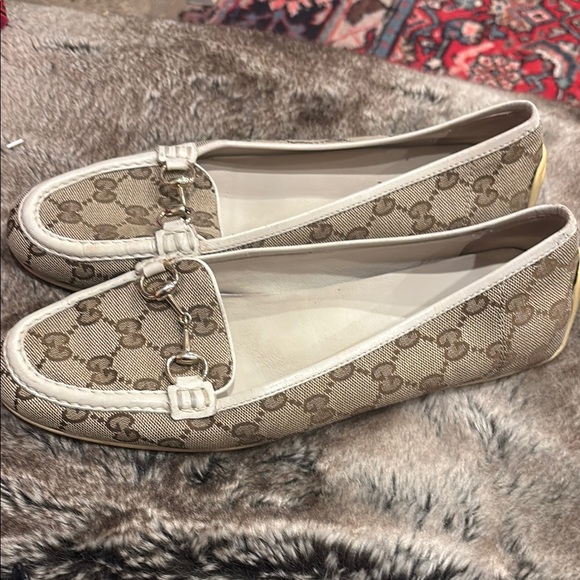 Gucci Beige Monogram Loafers for Women - Picture 2 of 5